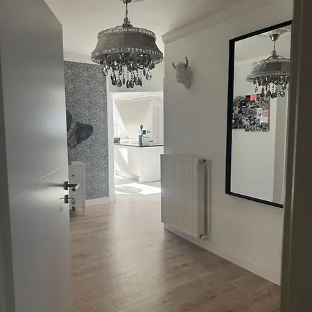 Farm Empire Apartment *